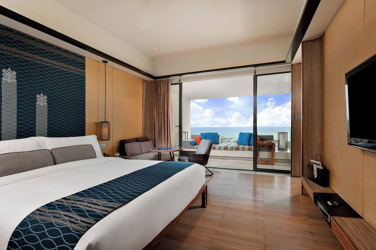 Minibar, in-room safe, desk, blackout drapes