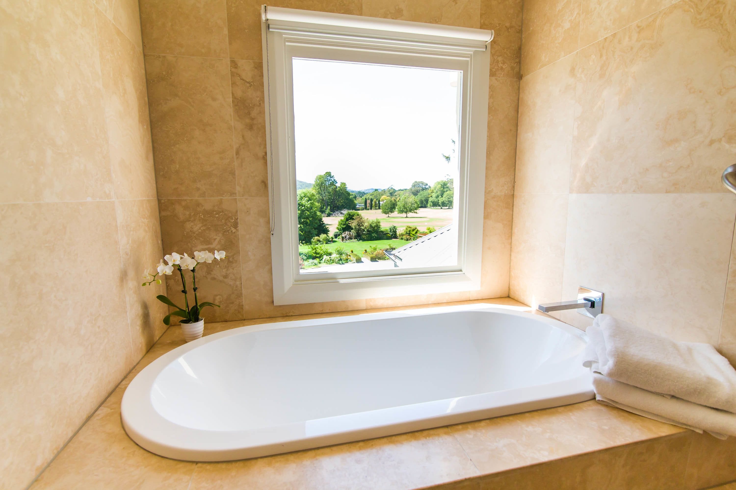 elms balcony suite | bathroom | free toiletries, hair dryer, towels