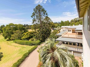 Fer et planche à repasser, draps fournis