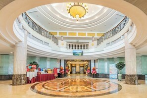 Unclassified image, 2 of 28, button - The Center Hotel (Yantai)