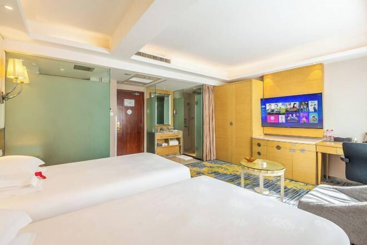 Cribs/infant beds, alarm clocks