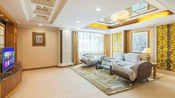 Cribs/infant beds, alarm clocks