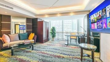 Cribs/infant beds, alarm clocks