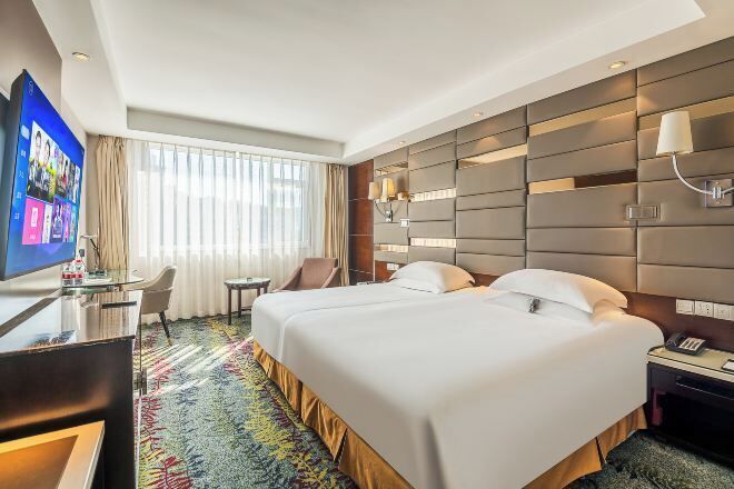 Cribs/infant beds, alarm clocks