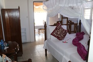 1 bedroom, premium bedding, in-room safe, desk