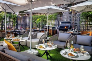 BBQ/picnic area - Taj Cape Town (Cape Town)