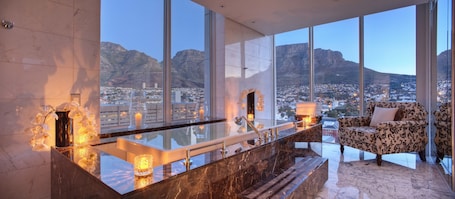 Presidential Suite, 2 Bedrooms, Mountain View (2 Bedrooms) | Bathroom | Separate tub and shower, rainfall showerhead, designer toiletries