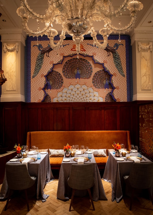 2 Restaurants, Frühstück, Mittagessen, Abendessen, indische Küche