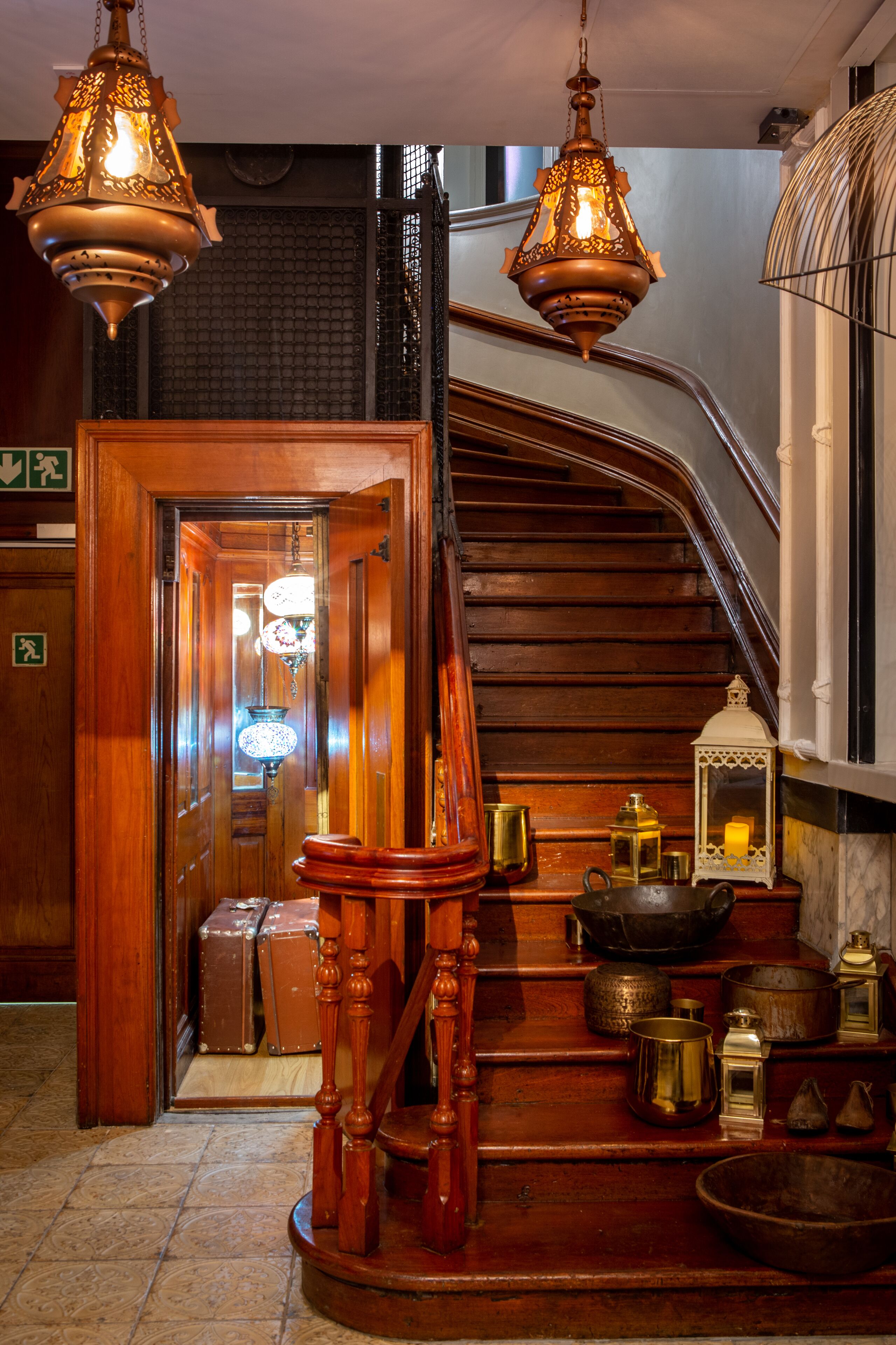 2 restaurants, breakfast, lunch, dinner served; indian cuisine