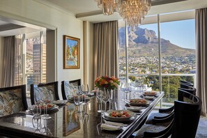 Presidential Suite, 2 Bedrooms, Mountain View (2 Bedrooms) | In-room dining