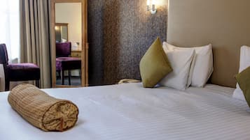Ropa de cama de alta calidad y escritorio