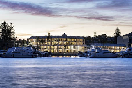 Fachada. Pier 21 Riverside Apartment Hotel