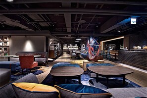 Lobby sitting area - Just Sleep Taipei Ximending (Taipei)