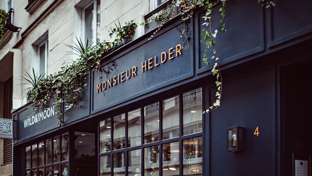 A storefront with the sign "MONSIEUR HELDER" and "WILD&MOON" above it. - Monsieur Helder (Paris)