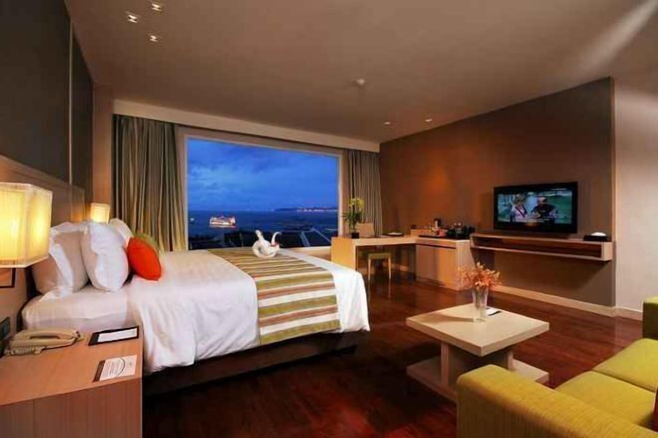 Pillowtop beds, minibar, in-room safe, desk