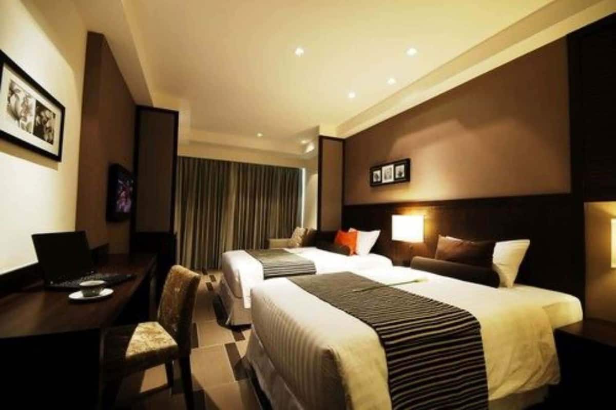 Pillowtop beds, minibar, in-room safe, desk