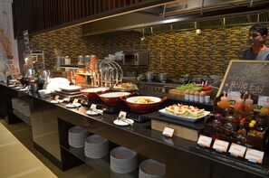 Daily buffet breakfast (THB 353.10 per person)