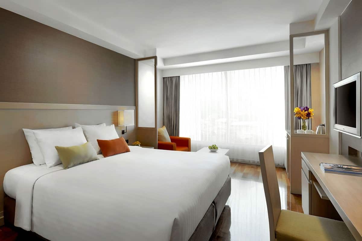 Pillowtop beds, minibar, in-room safe, desk