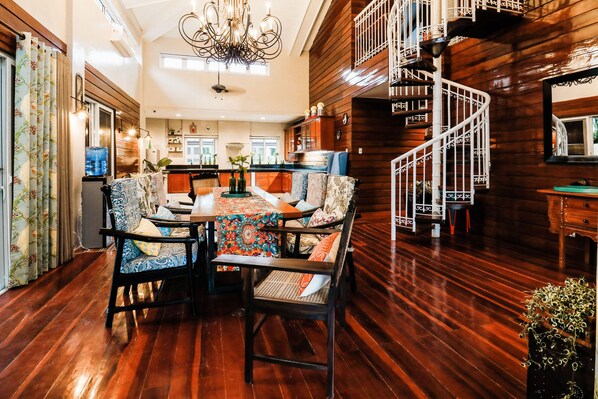 Breakfast, lunch, dinner served; Filipino cuisine 