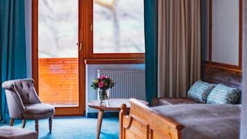 Superior Double Room, Balcony, Lake View | Minibar, in-room safe, desk, laptop workspace