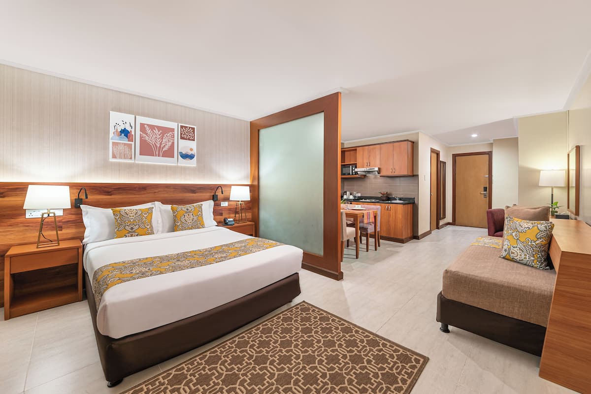 Premier Suite with Kitchen (2Adults Max)