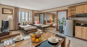 Familierom (Executive) | 1 soverom, sengetøy av topp kvalitet, senger med overmadrass og minibar