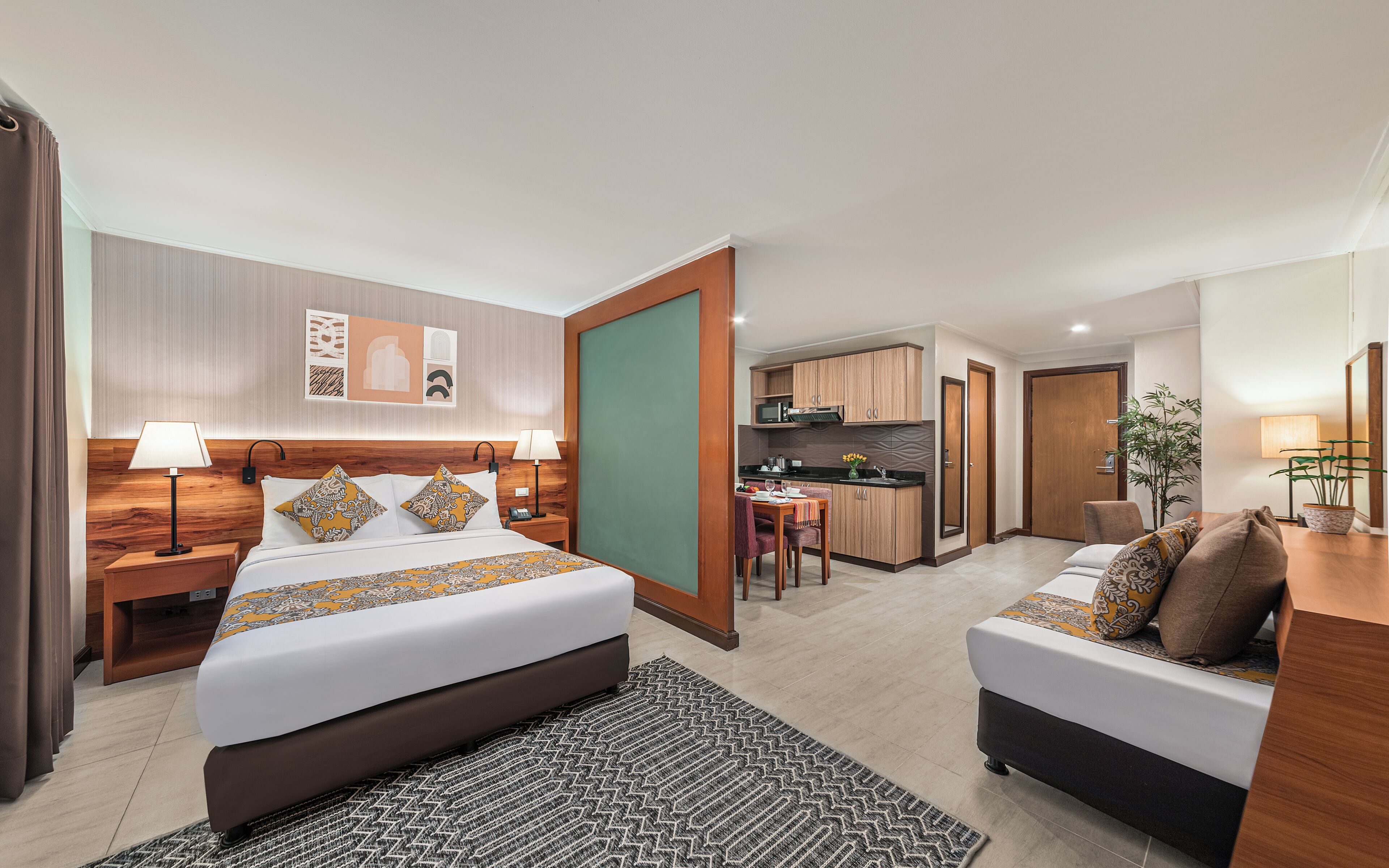 Premier Family Suite with Kitchen (3 Adults Max)  | 1 多间卧室、高档床上用品、加厚床垫、迷你吧