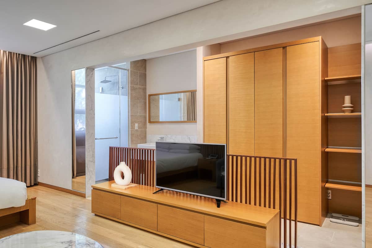 Ropa de cama de alta calidad y colchones con acolchado adicional