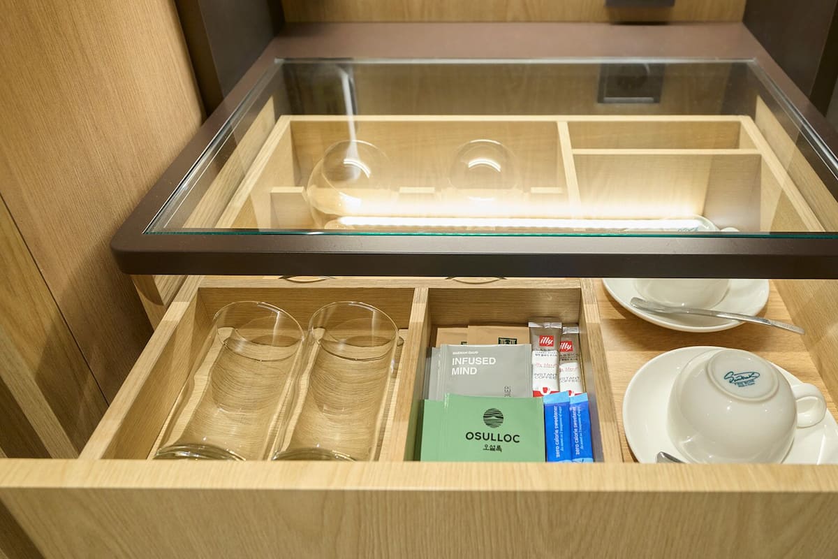 Ropa de cama de alta calidad y colchones con acolchado adicional