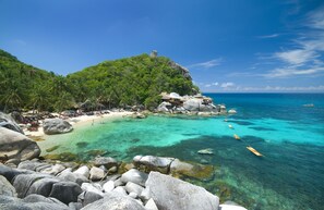 私家海滩、沙滩椅、水肺潜水、浮潜