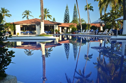 Cabo Blanco Hotel & Marina