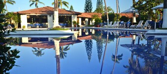 Cabo Blanco Hotel & Marina