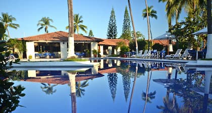 Cabo Blanco Hotel & Marina