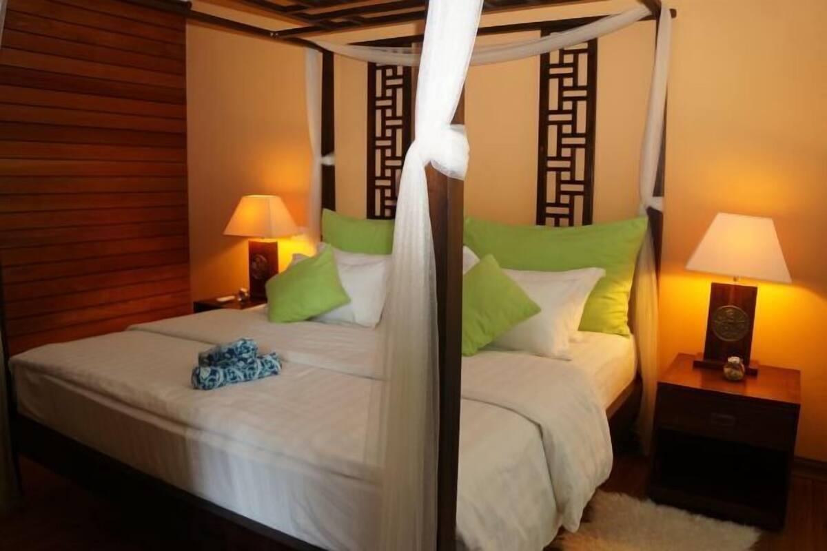 1 bedroom, premium bedding, minibar, in-room safe