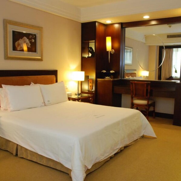 Minibar, in-room safe, desk, blackout curtains