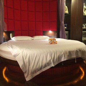 Comfort Round-Bed Room, No Windows  - Kande Club Hotel (Dongguan)