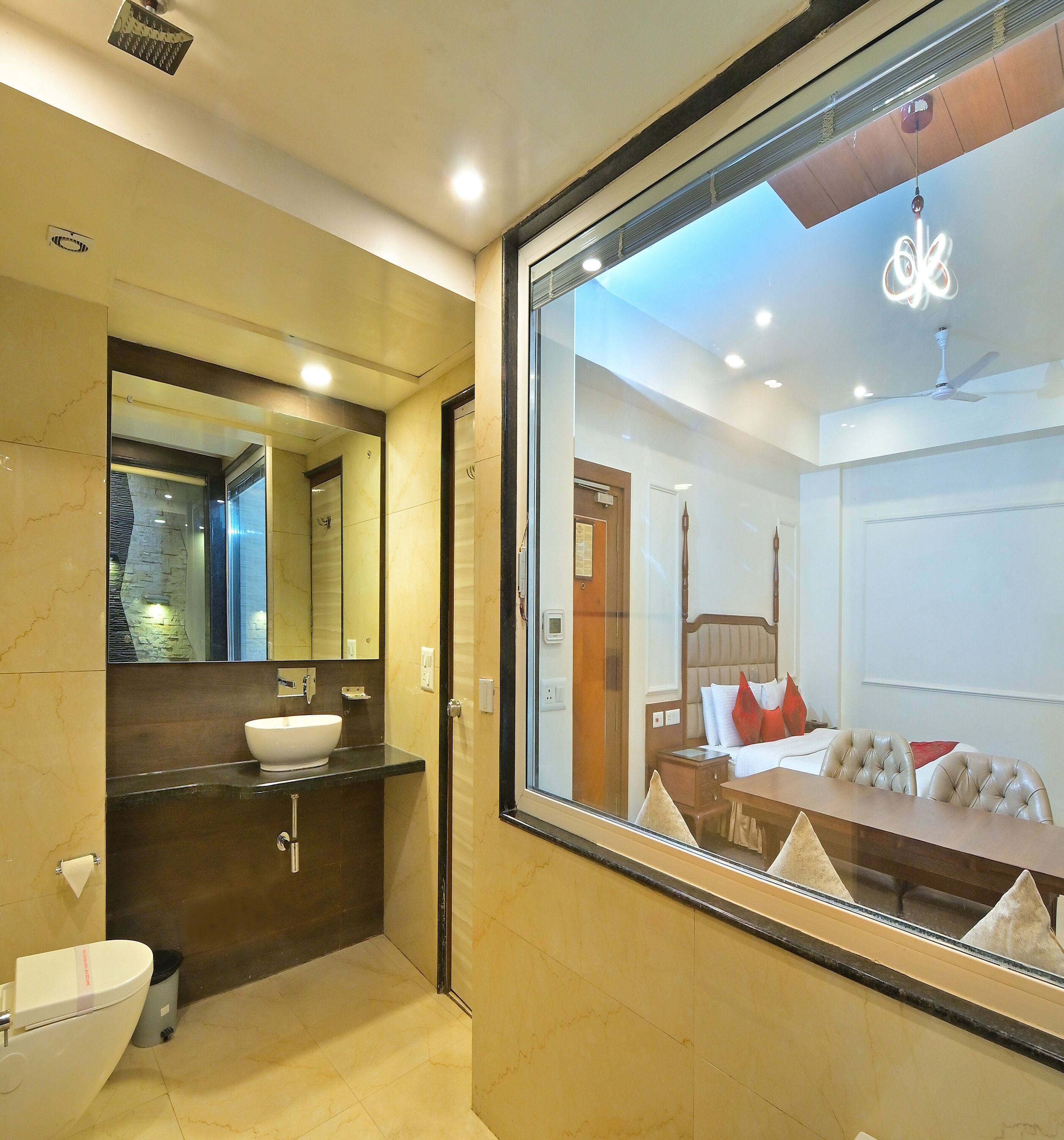 Photo - Hotel Hari Piorko - New Delhi Railway Station