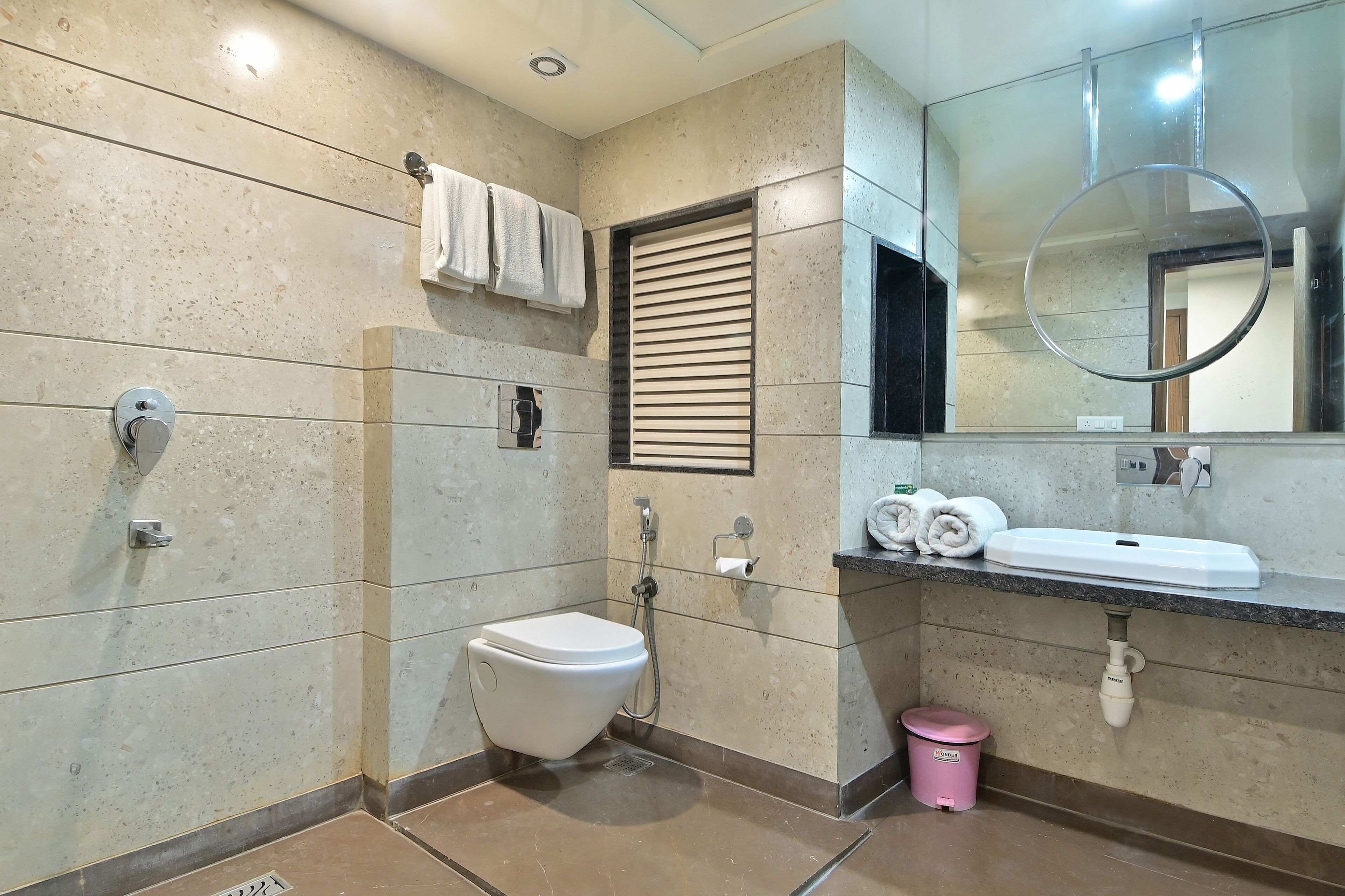 Photo - Hotel Hari Piorko - New Delhi Railway Station