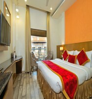 Minibar, blackout curtains, soundproofing, free WiFi