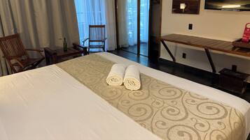 Desk, blackout drapes, free WiFi, bed sheets