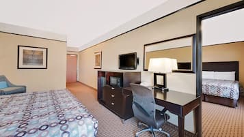 Suite, 1 Bedroom (1 King 1 Queen)