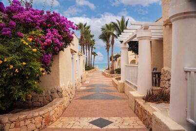 沃伊查维斯海滩全包式度假村