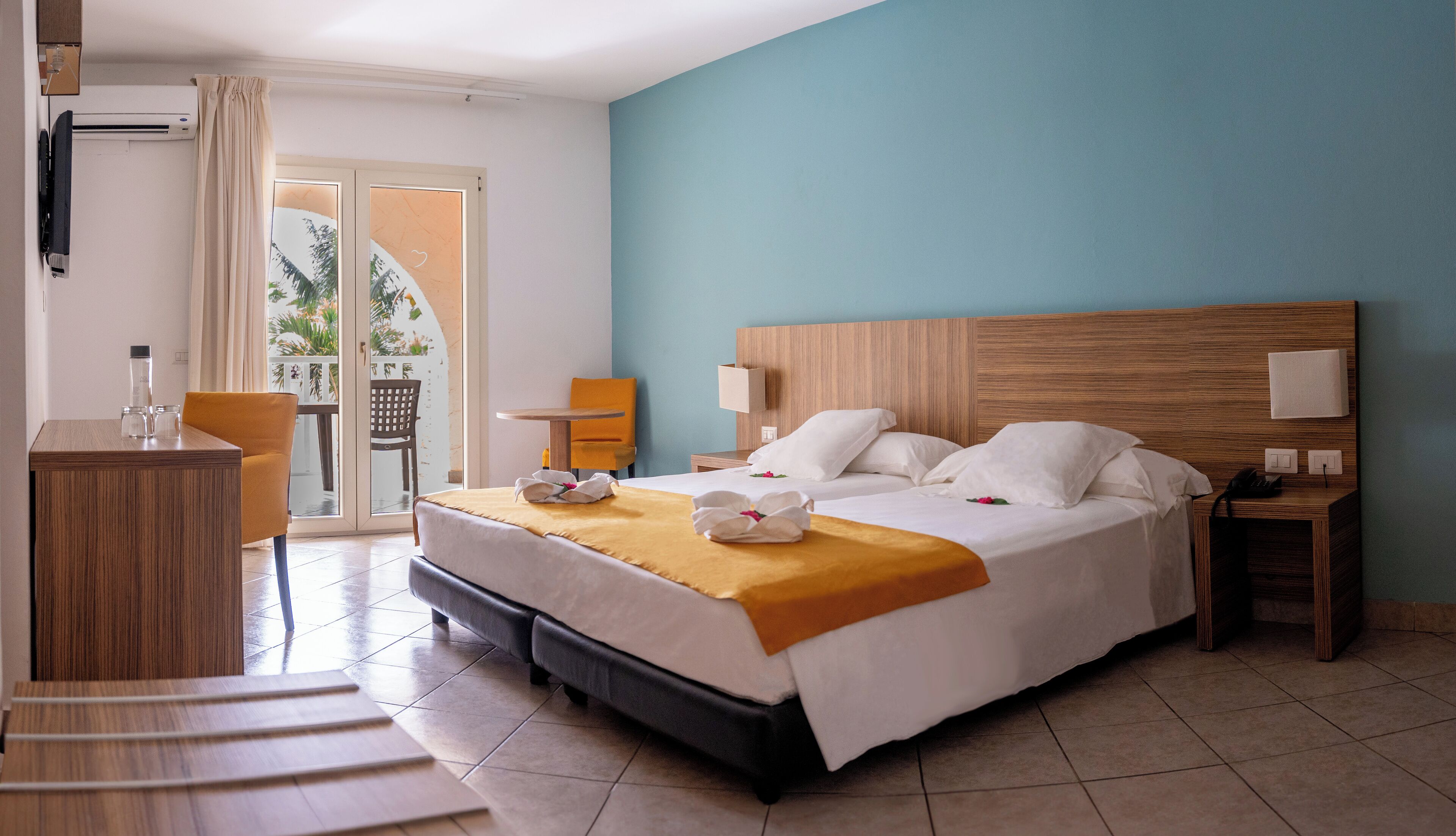 迷你吧、書桌、遮光布/窗簾、免費無線上網