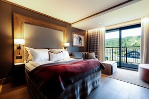 Colchones con pillow-top, escritorio, cunas y wifi gratis 