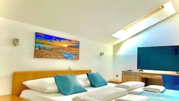 Junior Room | In-room safe, desk, laptop workspace, free WiFi