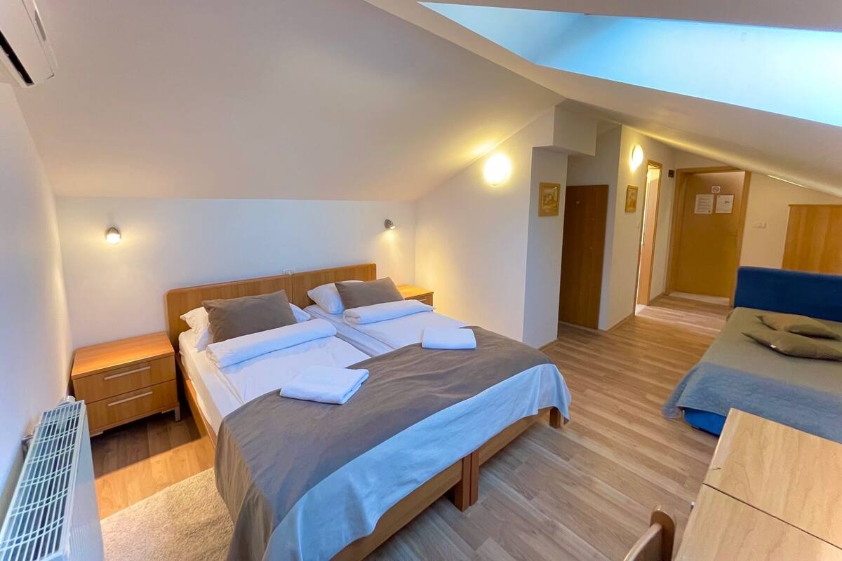 In-room safe, desk, laptop workspace, free WiFi