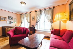 Caja de seguridad en la habitación, escritorio y wifi gratis 