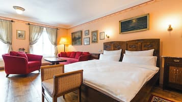 Deluxe Double Room | In-room safe, desk, free WiFi, bed sheets
