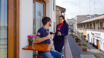 Superior Room, 1 Queen Bed, Non Smoking | Terrace/patio