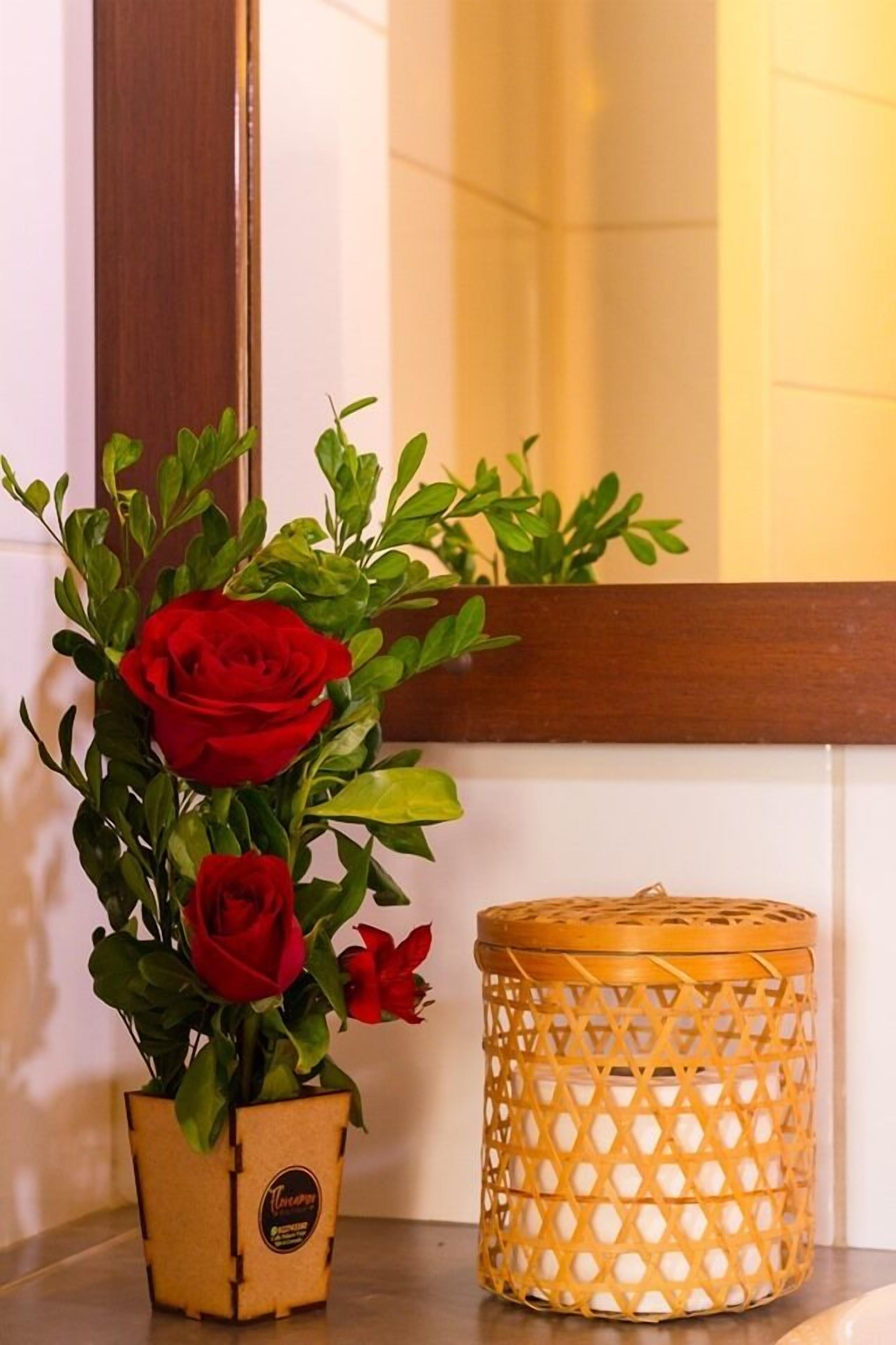 standard double room, 1 queen bed | bathroom | shower, free toiletries, hair dryer, towels